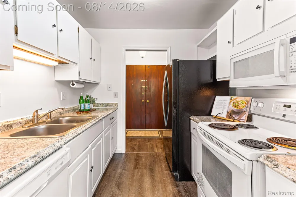 2926 Mount Hope Road #304 Meridian Charter Township, MI 48864