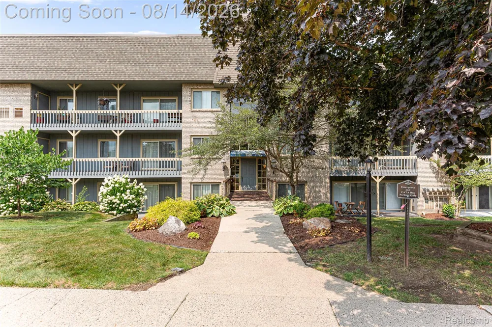 2926 Mount Hope Road #304 Meridian Charter Township, MI 48864