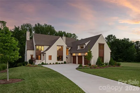 213 Crest Court