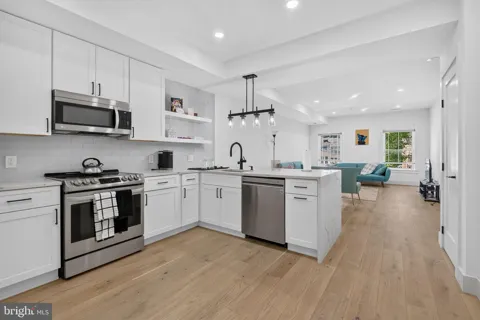 927 KENNEDY STREET NW #304