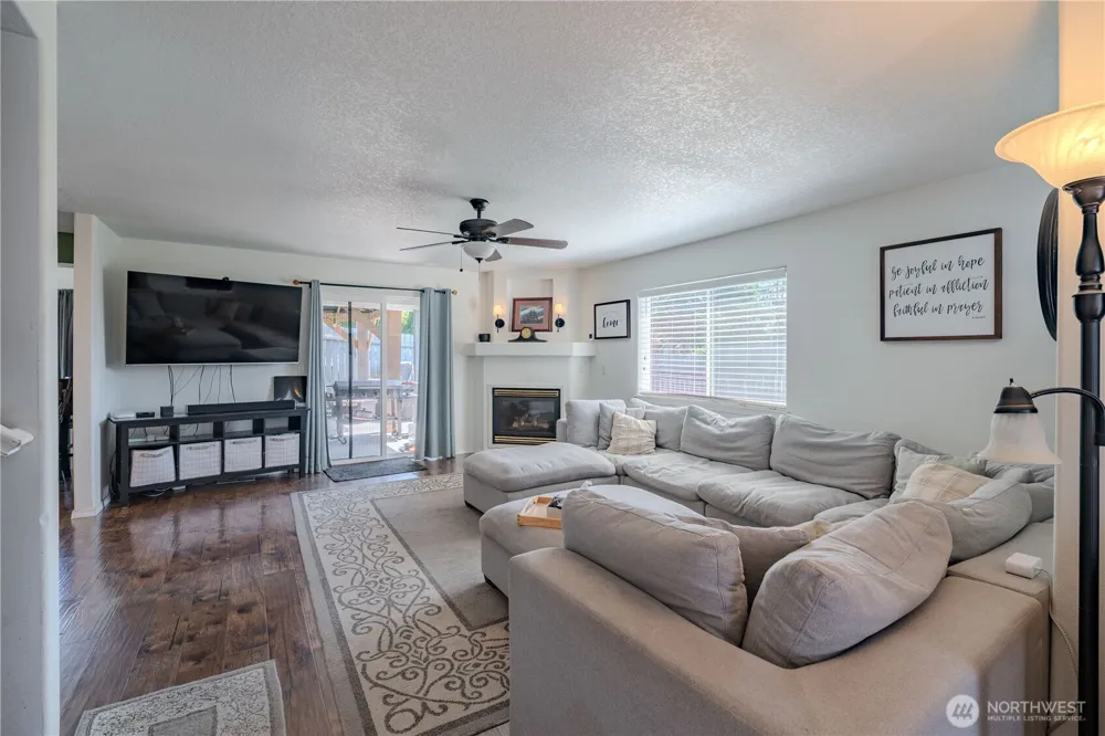 414 3rd Place Kalama, WA 98625