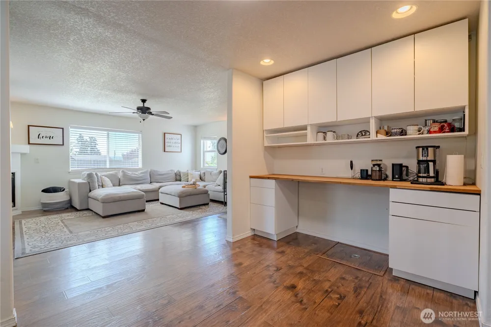 414 3rd Place Kalama, WA 98625