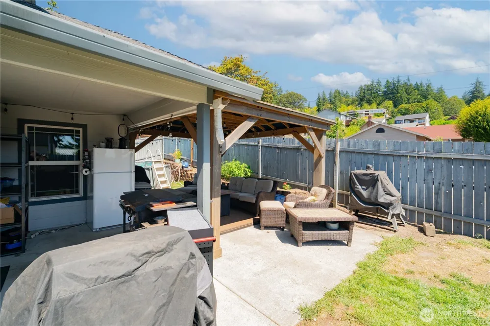 414 3rd Place Kalama, WA 98625