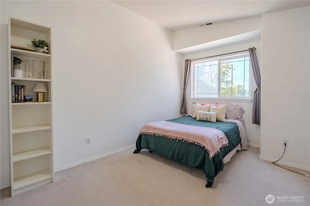 414 3rd Place Kalama, WA 98625