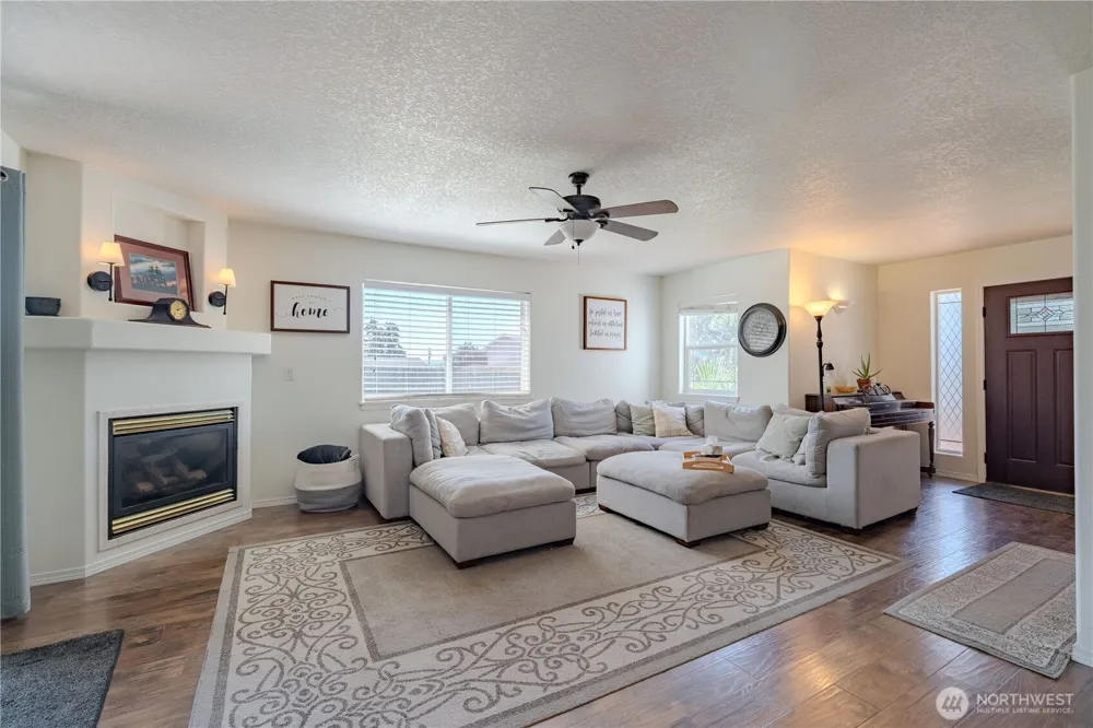 414 3rd Place Kalama, WA 98625