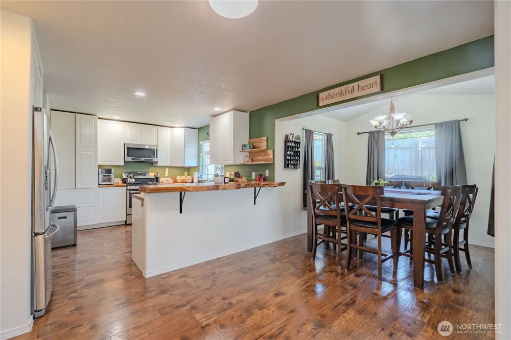 414 3rd Place Kalama, WA 98625