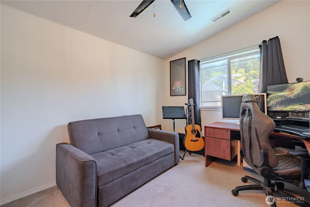 414 3rd Place Kalama, WA 98625