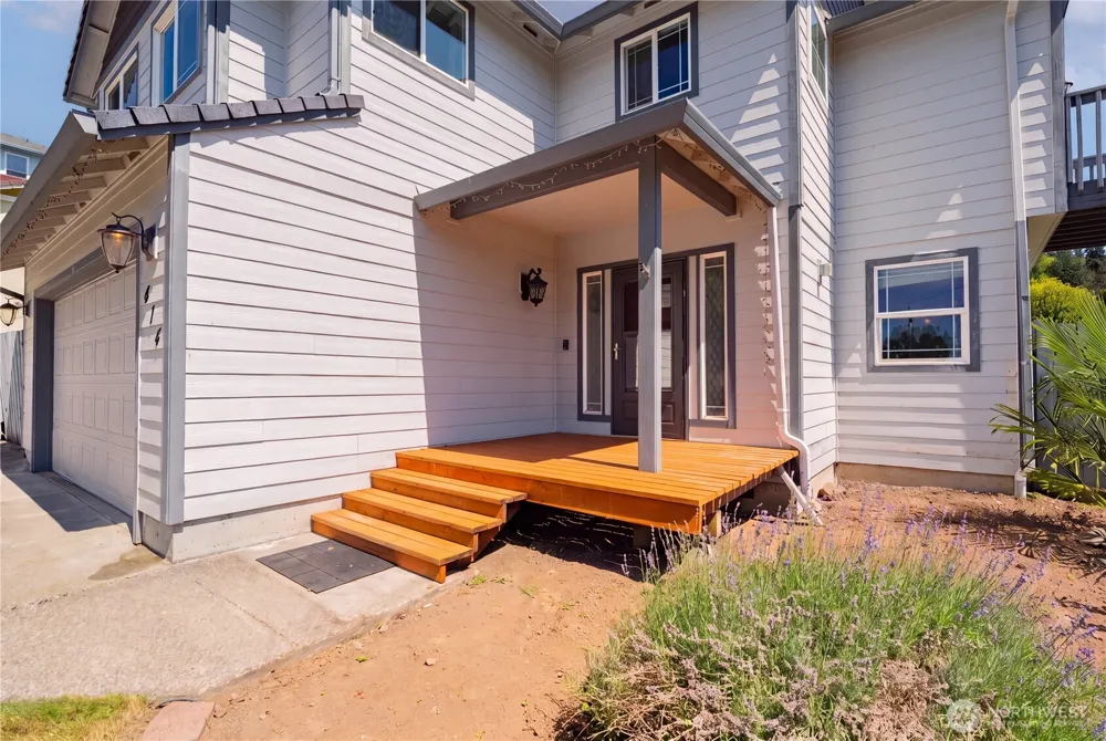 414 3rd Place Kalama, WA 98625