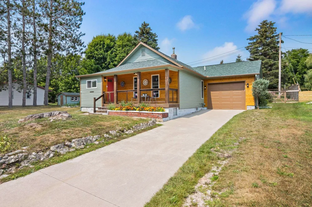 915 Elm Street Frankfort City, MI 49635