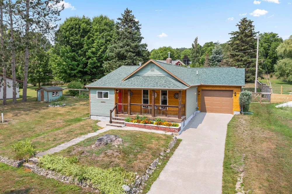 915 Elm Street Frankfort City, MI 49635