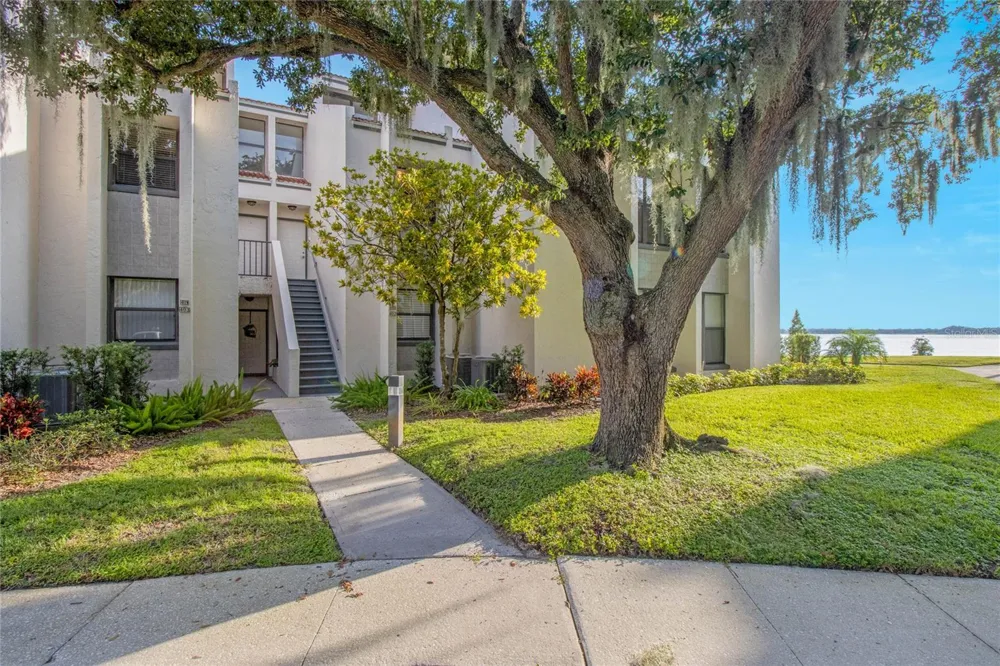 410 LAUREL COVE WAY Winter Haven, FL 33884