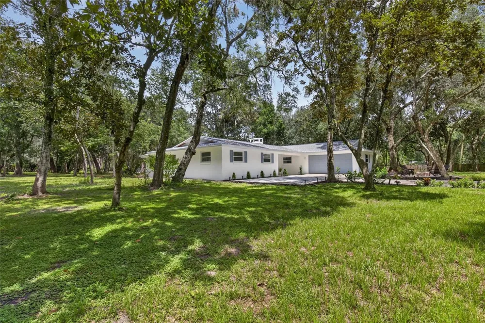 300 SCOTT ROAD Geneva, FL 32732