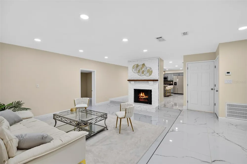 300 SCOTT ROAD Geneva, FL 32732