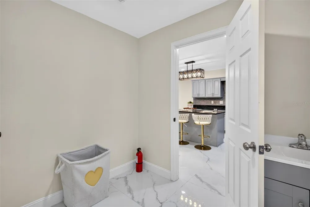 300 SCOTT ROAD Geneva, FL 32732