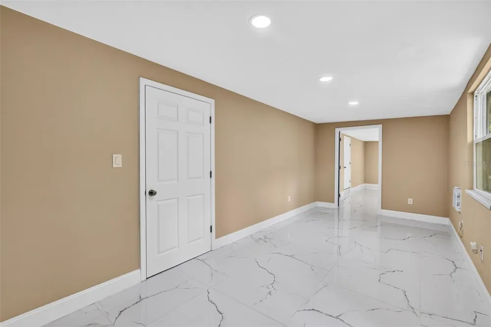 300 SCOTT ROAD Geneva, FL 32732