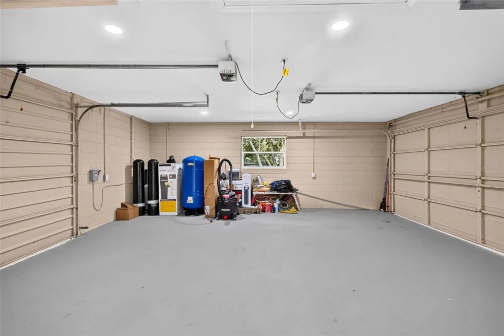 300 SCOTT ROAD Geneva, FL 32732