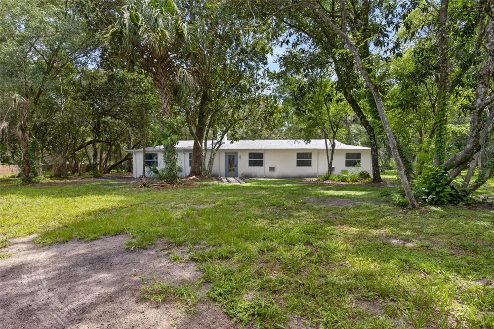 300 SCOTT ROAD Geneva, FL 32732