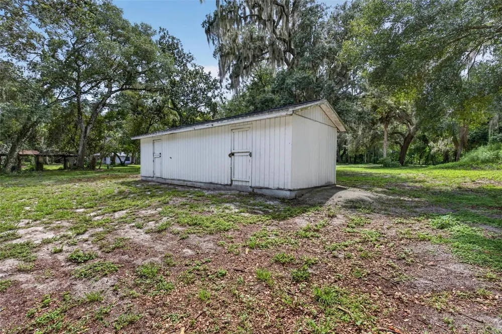 300 SCOTT ROAD Geneva, FL 32732