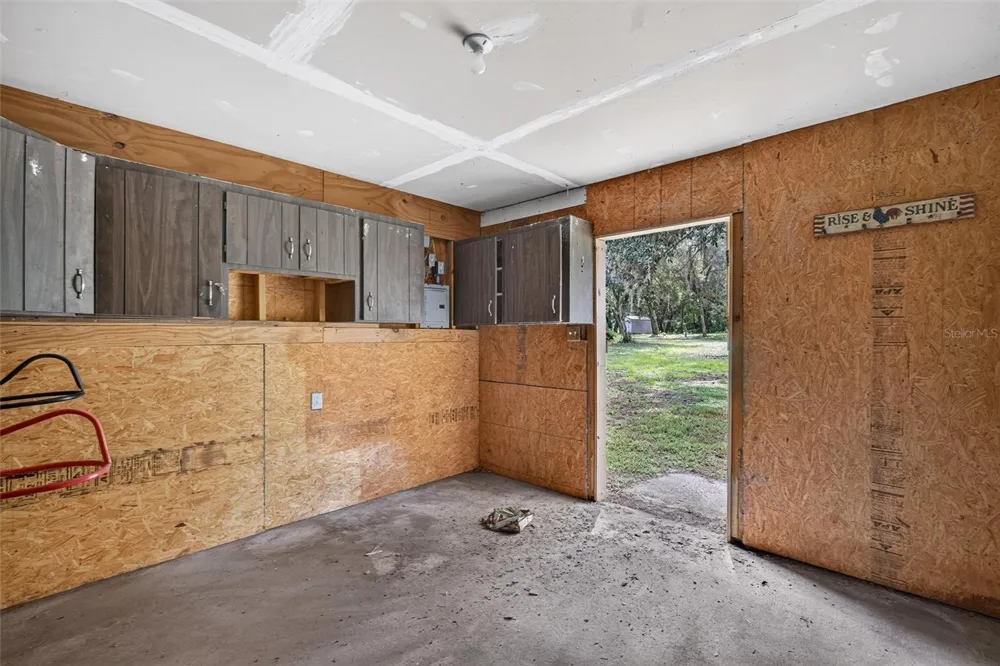 300 SCOTT ROAD Geneva, FL 32732