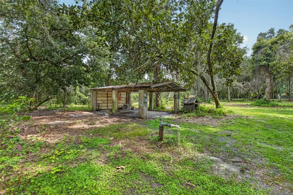 300 SCOTT ROAD Geneva, FL 32732