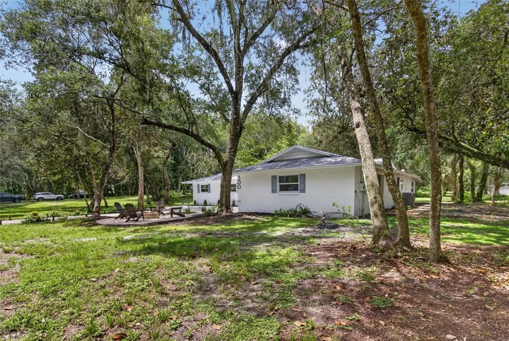 300 SCOTT ROAD Geneva, FL 32732