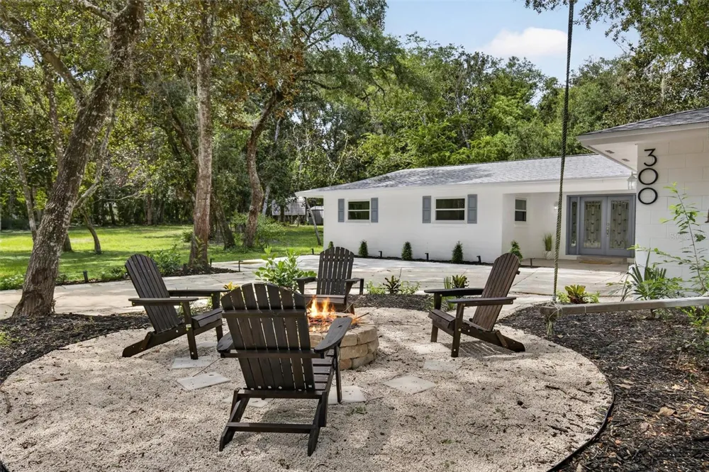 300 SCOTT ROAD Geneva, FL 32732