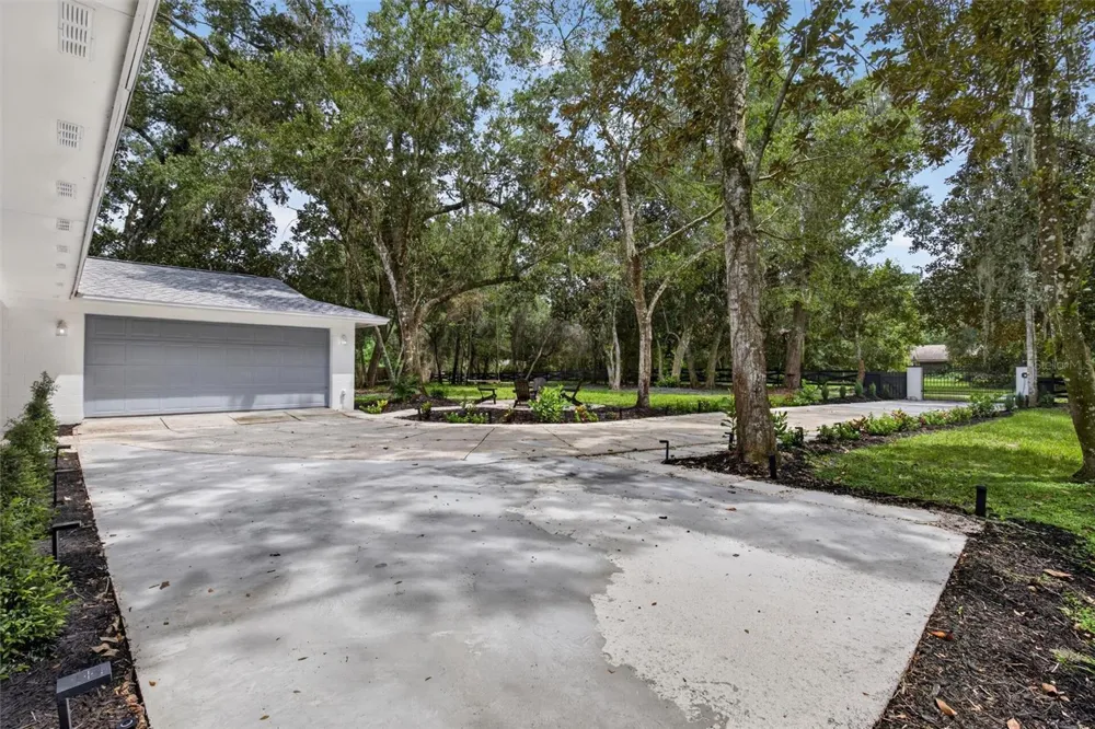 300 SCOTT ROAD Geneva, FL 32732