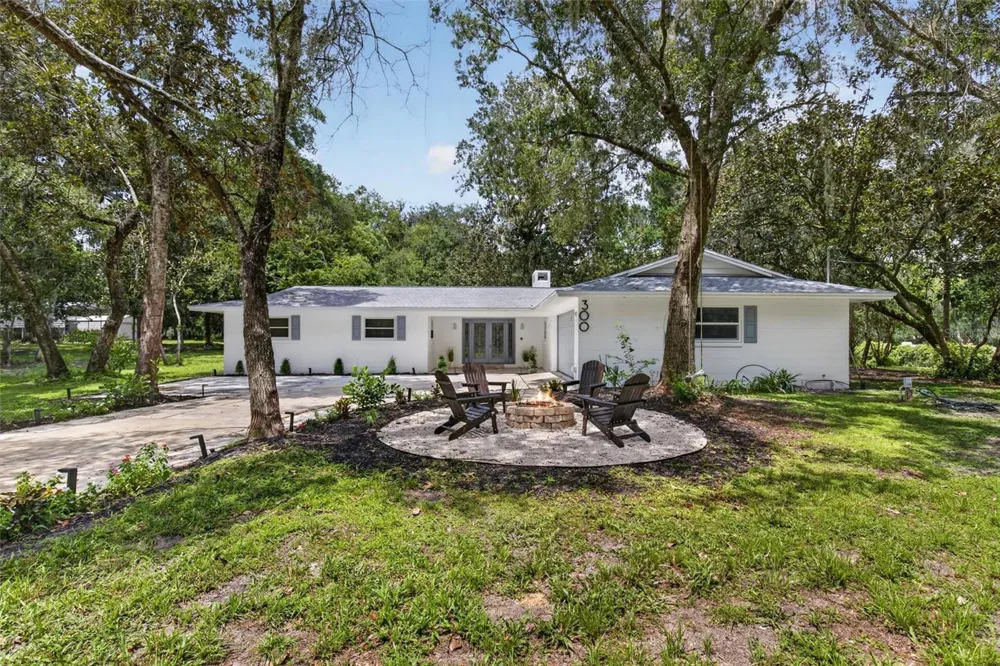 300 SCOTT ROAD Geneva, FL 32732