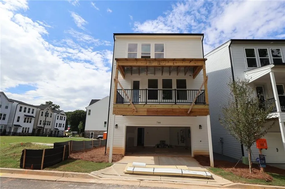 744 Auguste Avenue Scottdale, GA 30079
