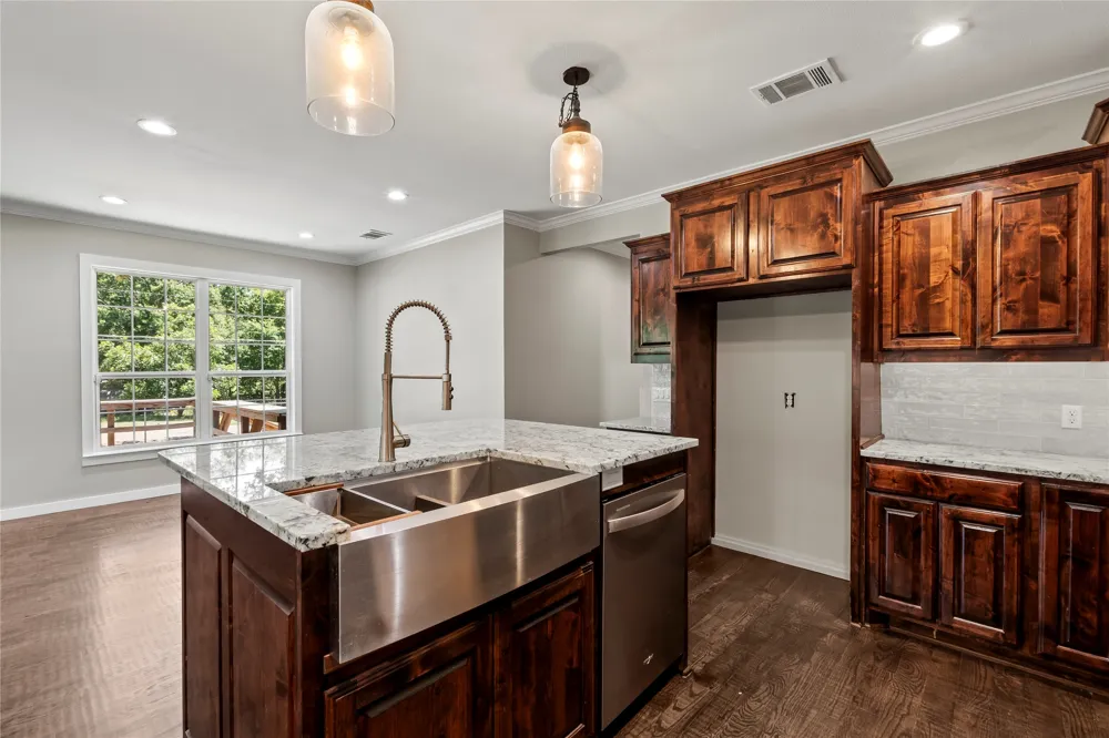 109 Bayview Street Gun Barrel City, TX 75156