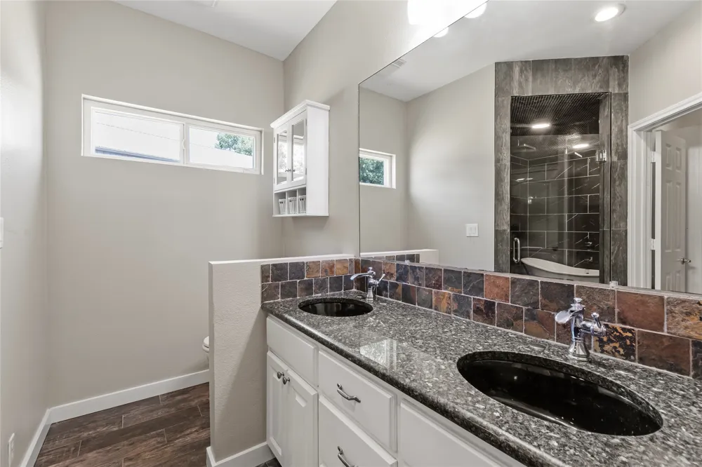 109 Bayview Street Gun Barrel City, TX 75156