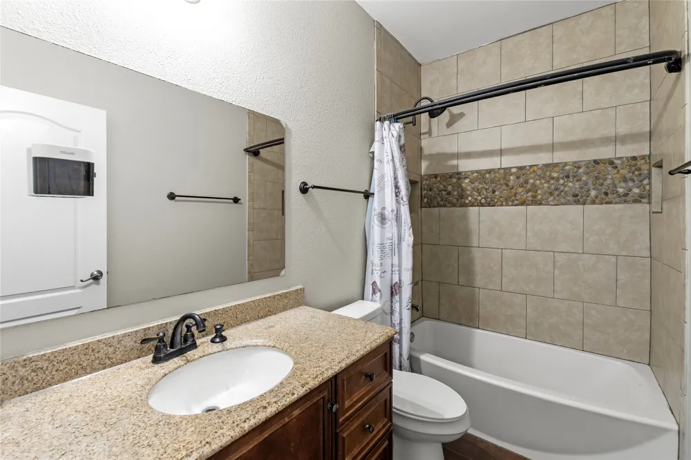 109 Bayview Street Gun Barrel City, TX 75156
