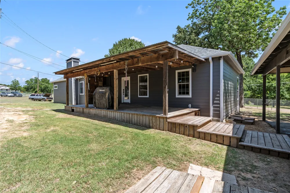 109 Bayview Street Gun Barrel City, TX 75156