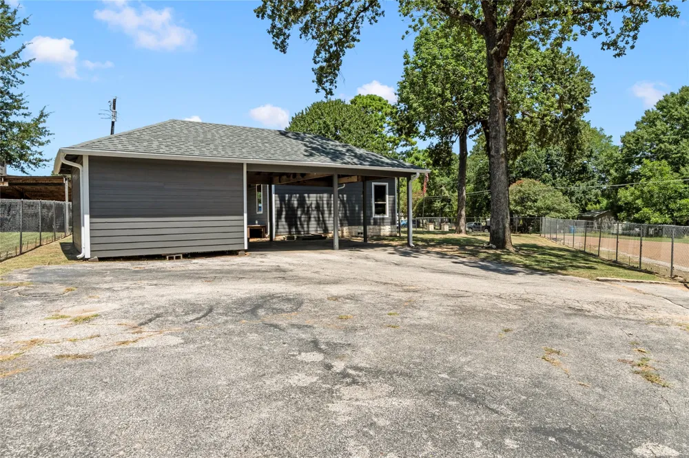 109 Bayview Street Gun Barrel City, TX 75156