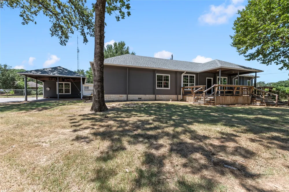 109 Bayview Street Gun Barrel City, TX 75156