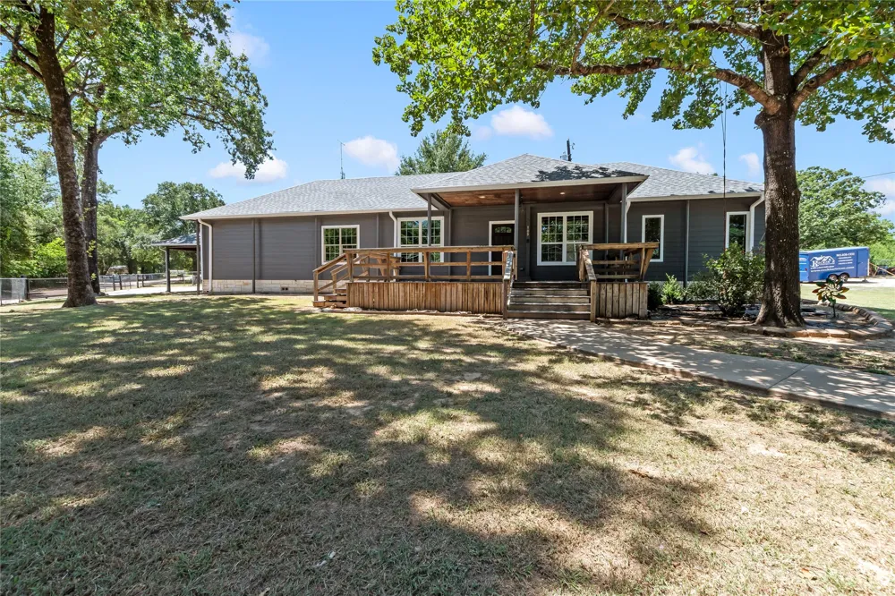 109 Bayview Street Gun Barrel City, TX 75156