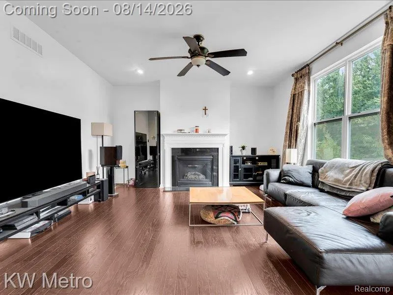 27315 Victoria Road Novi City, MI 48374