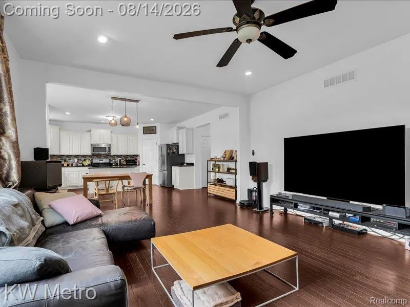27315 Victoria Road Novi City, MI 48374