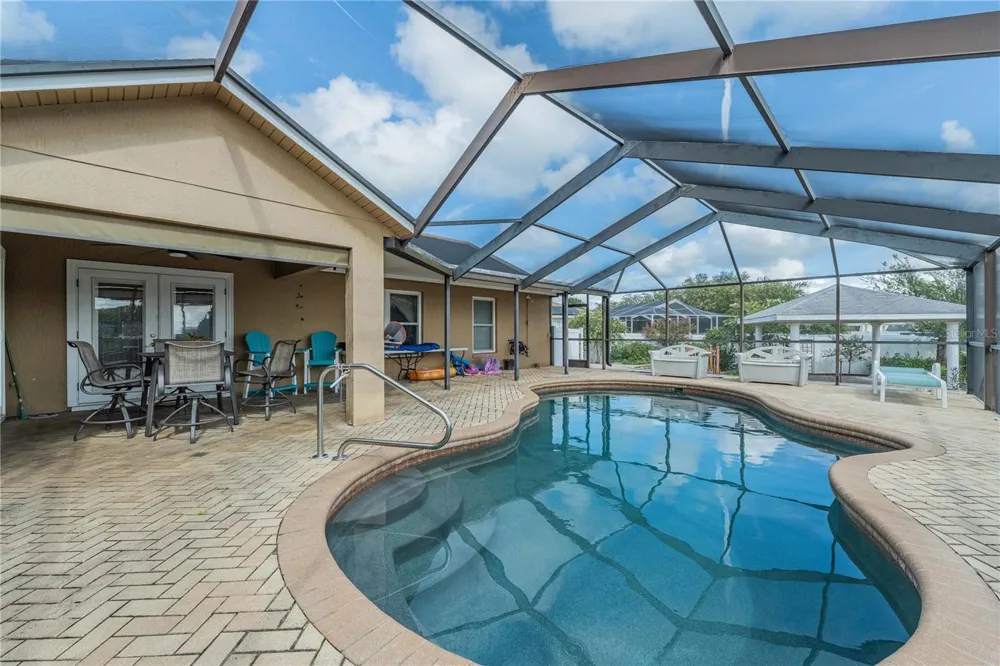 205 THOMAS COURT Winter Haven, FL 33880