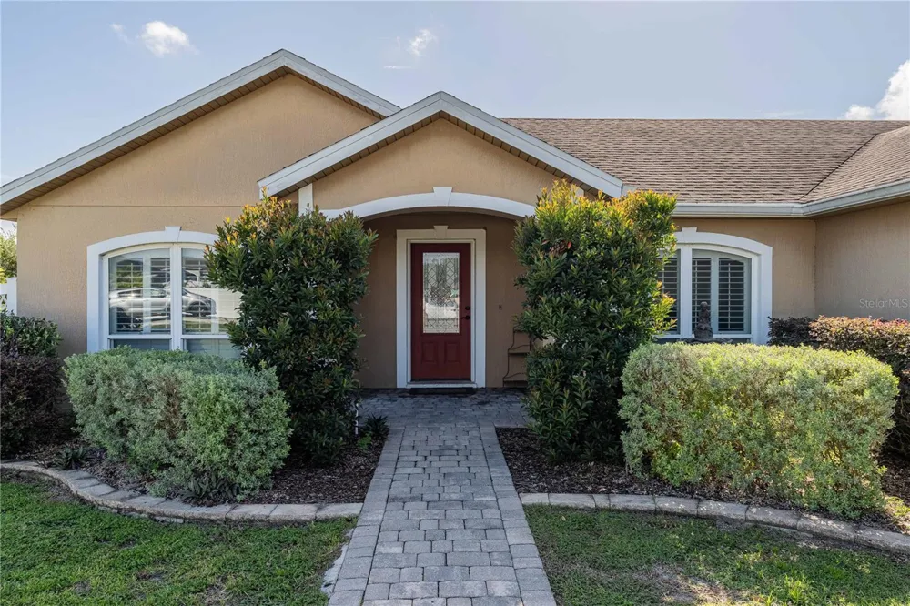 205 THOMAS COURT Winter Haven, FL 33880