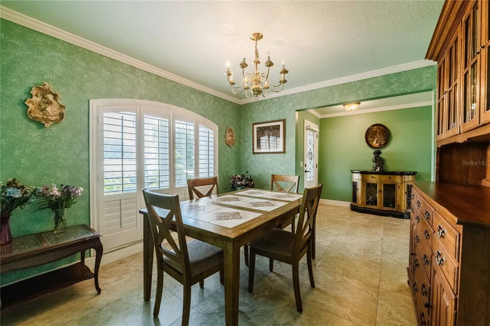 205 THOMAS COURT Winter Haven, FL 33880