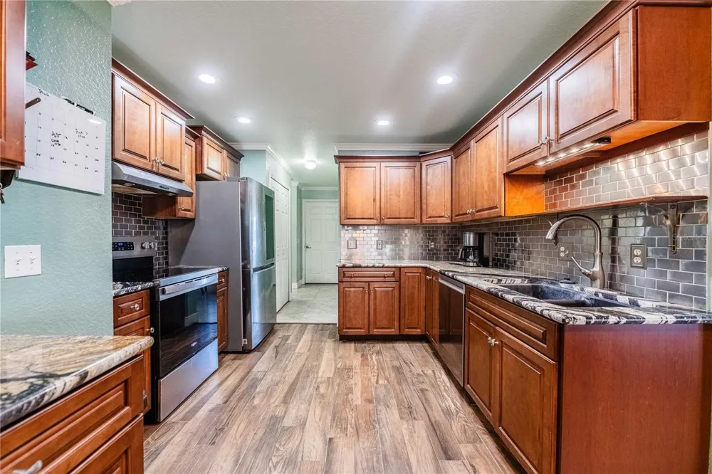 205 THOMAS COURT Winter Haven, FL 33880