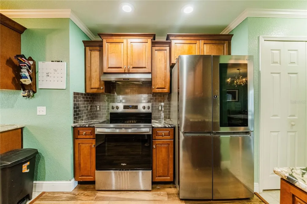205 THOMAS COURT Winter Haven, FL 33880