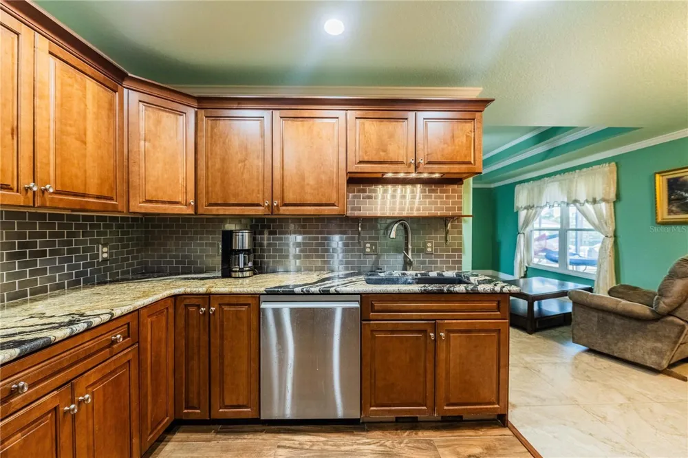 205 THOMAS COURT Winter Haven, FL 33880