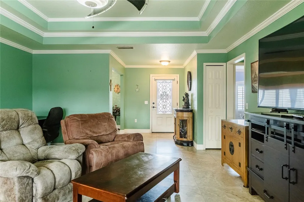 205 THOMAS COURT Winter Haven, FL 33880