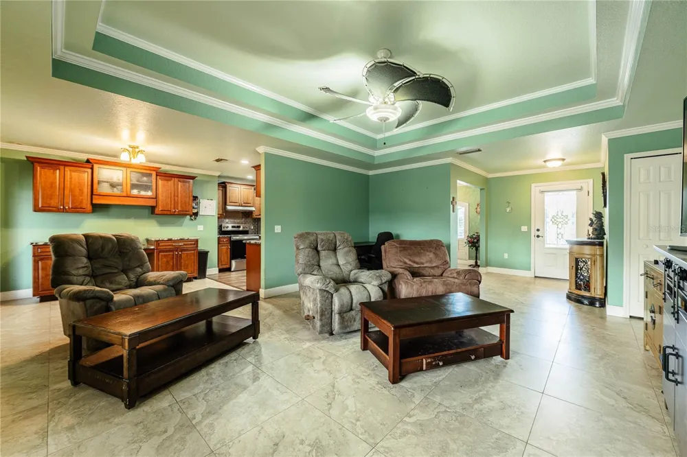 205 THOMAS COURT Winter Haven, FL 33880