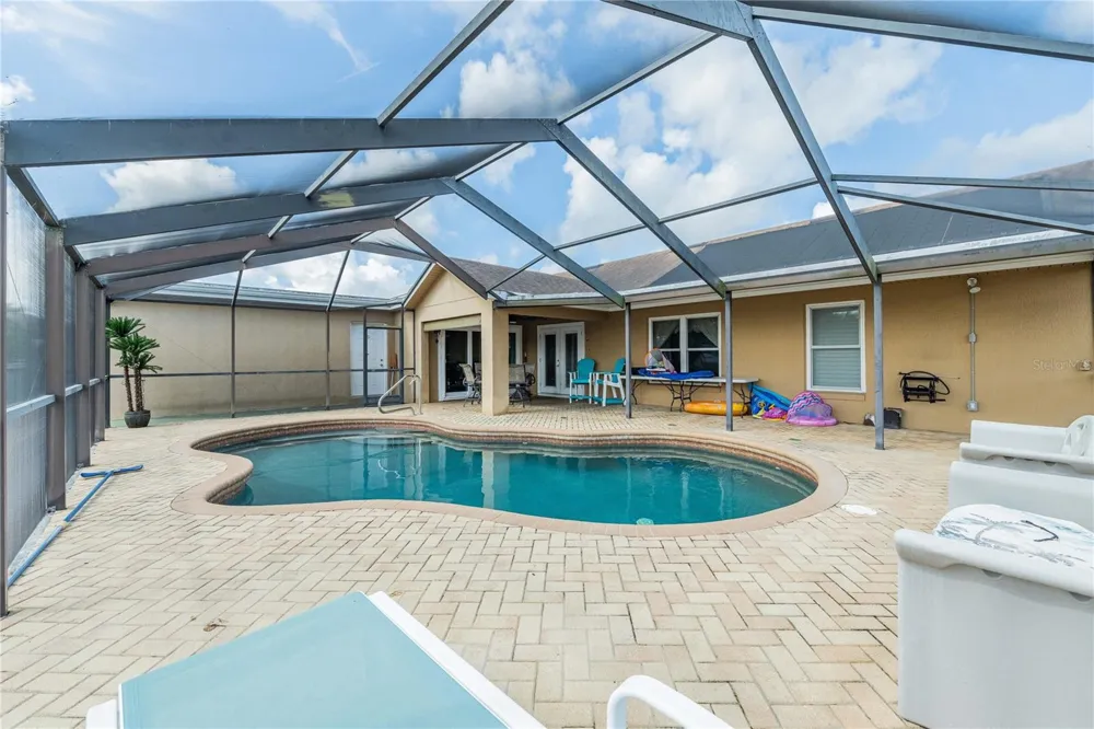205 THOMAS COURT Winter Haven, FL 33880