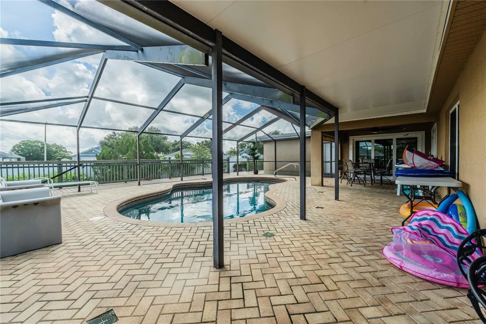 205 THOMAS COURT Winter Haven, FL 33880