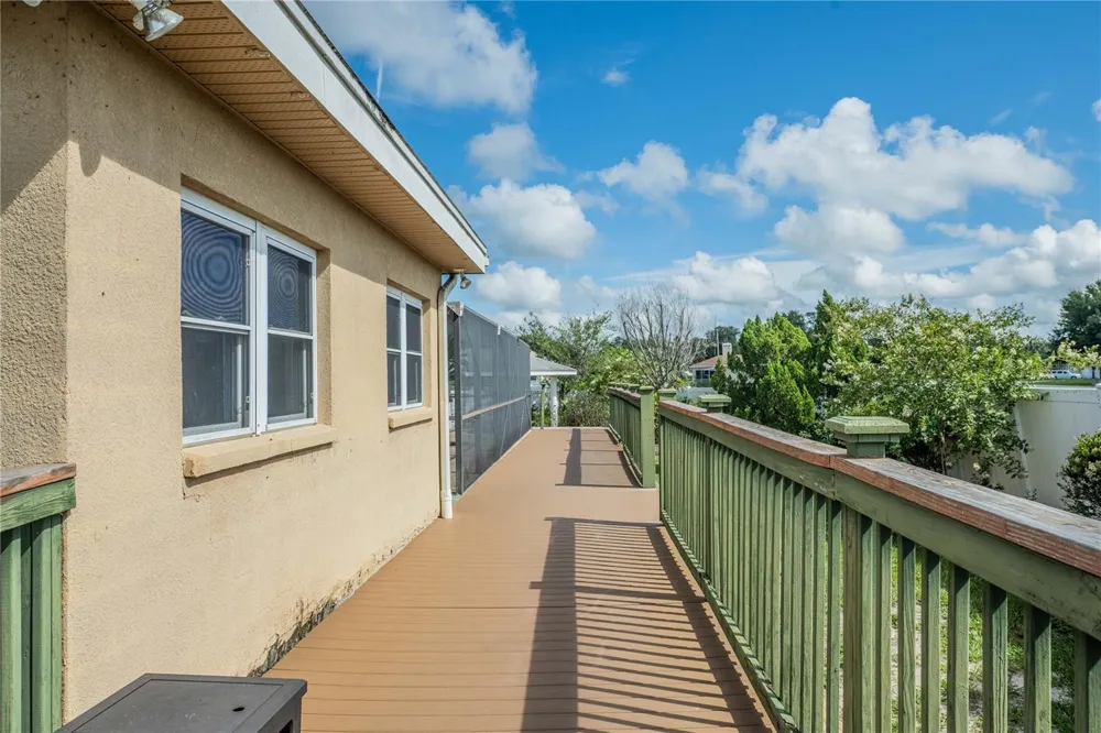 205 THOMAS COURT Winter Haven, FL 33880