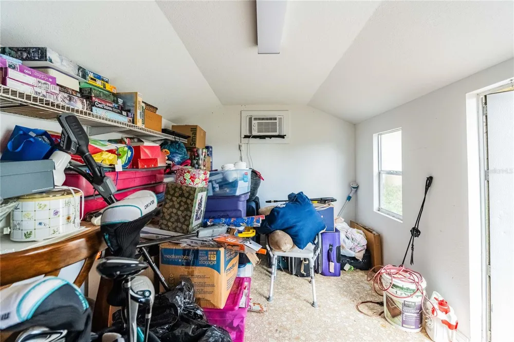 205 THOMAS COURT Winter Haven, FL 33880